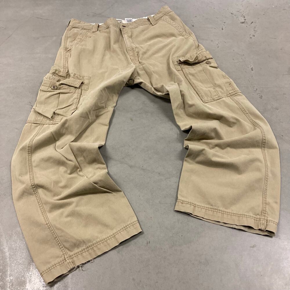 vintage y2k Levi’s cargo pants 38x32